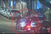 影/北市狂女騎機車違規遭攔　拒簽罰單暴怒咬傷員警