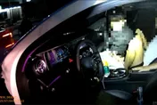 怕酒駕遭抓！他躲警上演「男男交疊」　忘打P檔連撞6車