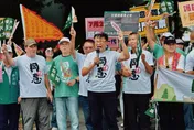屏東罷團包遊覽車北上罷桃園藍委？！粉專秀現場影片　網全傻眼了