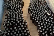 飯不吃只喝酒！泰少年放學回家驚見父癲癇亡　身旁堆滿空酒瓶