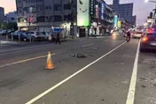 電腦螢幕從天而降　女車主驚呆：還以為車爆胎