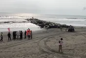 台南黃金海岸1童戲水失蹤　無人機＋直升機全面擴大搜尋