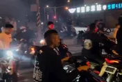 影/新豐休息站慘變「新竹89猴園」！百人改裝飆車亂飆