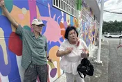 花蓮罷免投票驚爆衝突！「葉霸老師」遭婦人阻擋逼到牆角
