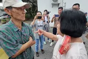 「葉霸老師」投票爆衝突！婦人衝出控「教壞我兒」花蓮警方曝最新進度