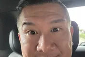 大罷免真的大烙賽了！館長超嗨笑容比AK還難壓