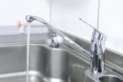 遺體泡水塔12小時！醫：飲用恐害腸胃感染　煮沸也不安全