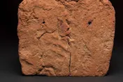 英國博物館新發現　4000年前埃及文物留匠人手印