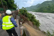 東68線爆路基掏空「僅機車能過」　台東土坂國小7/31停班課