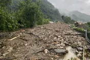 雨彈狂炸！南投信義鄉多地傳災情　聯外道路受阻淪孤島