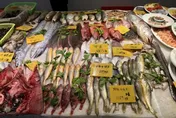 重金屬藏在魚身上？鮭魚煎熟才去皮　營養師：殘留多一倍