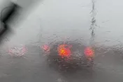影/紫爆了！19縣市豪大雨特報　大雷雨猛轟7地