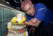 周湯豪墾丁唱到一半被喊卡　歌迷驚喜突襲慶37歲生日