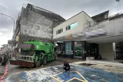 南港吊車煞車失靈撞進民宅！恐怖現場曝