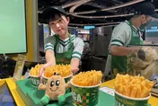 影/「薯條界的天花板」來台灣了！信義區直擊首店開幕