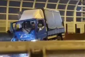 影/台74線嚴重事故！小貨車「車頭全毀」碎裂現場直擊