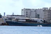 高雄港吊車「吊臂斷裂」貨櫃落海　駕駛驚險逃出