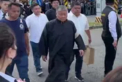 影/淚謝！顏清標在父親告別式上致詞「爸爸在天之靈會保佑大家」