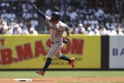 MLB/扛住噓聲！奧圖維夯生涯250轟　率隊擊敗死對頭洋基