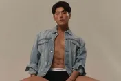 脫到剩內褲！李程彬破尺度裸上身　苦練一年炸冰塊腹肌