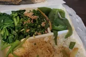 高雄自助餐1魚3菜結帳280元　網：颱風菜價是天花板