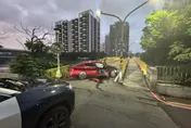 影/高雄租賃車拒檢亡命狂飆6分鐘　撞燈桿搜出「喪屍菸彈」