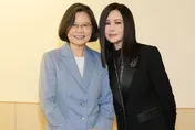 蔡英文現身江蕙演唱會　曬合照喊「攬牢牢」分享最愛歌曲