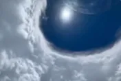 美空軍飛入「最猛颶風」艾琳眼牆　罕見畫面震撼曝光