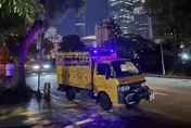 信義區深夜突大停電！剩台北101亮著　居民怨：好熱啊
