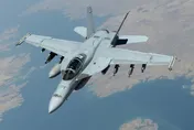 美軍20億F-18「超級大黃蜂」驚傳墜海　10個月內摔6架