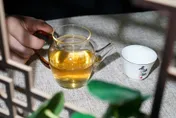躺著喝茶也能瘦！BBC專家：效果勝過散步20分鐘