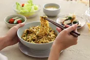 全球泡麵排行出爐　台灣「兩款乾拌麵」闖進前十名