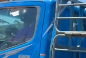 影/國3貨車司機邊開車邊玩手機30分鐘　警開罰3000元