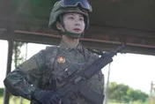陸九三閱兵「唯一女教練」曝光！帶領男性隊伍魔鬼操練被讚爆