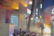新店又失火！民宅二樓濃煙狂竄　消防人員破門撲滅火勢