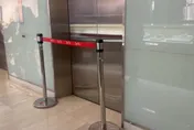 台中大遠百電梯連2天吃人！消費者怒：明知有問題還開放