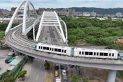 捷運三鶯線年底完工！在地人罕見「心情平靜」：火車更快