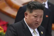 陸93閱兵南北韓現罕見互動　金正恩與南韓國會議長「握手」