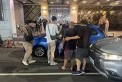 影/南投女趴引擎蓋遭男友拖行輾死　衣物毛髮卡車底