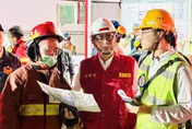 影/疑天然氣洩漏引發大火！陳其邁急奔興達電廠爆炸現場