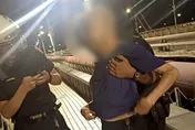 影/北市翁想不開欲跳大直橋　警即刻救援阻憾事