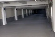影/代駕送客遭困地下室一小時！　報警求助終脫困