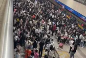 通勤族崩潰！北捷府中站列車異常　乘客全被請下車