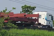 影/嘉義台82線聯結車鋼樑突掉落　嚴重回堵近2小時