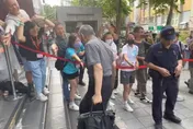 柯文哲北院出庭小草夾道相迎「握手會」！高喊「阿北I love you」