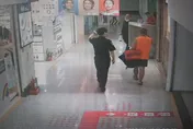 路易莎店員背包被偷　橘衣男竊賊太招搖環球逛街遭逮