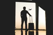 H-1B簽證費漲至3百萬！陸男返滬探親「連夜搶機票」返美