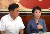 影/合體郝龍斌吃播台中小吃！盧秀燕驚爆：他2個第一次都獻給我
