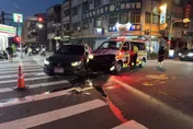 南投救護車執勤遭攔腰撞擊！　疑轎車未禮讓釀禍幸輕傷