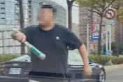 影/淡水賓士男攔車揮球棒嗆聲　警循線逮人送辦